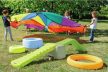 Szivárvány ejtőernyő 12 fogóval és labdákkal